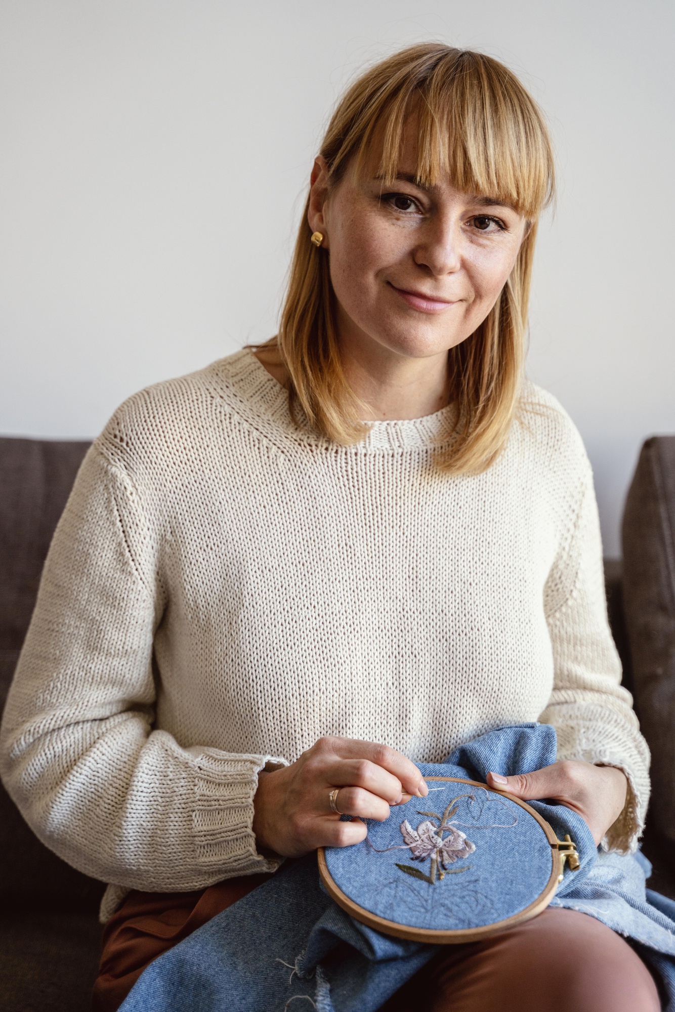 Anna — instruktorka haftu, portret